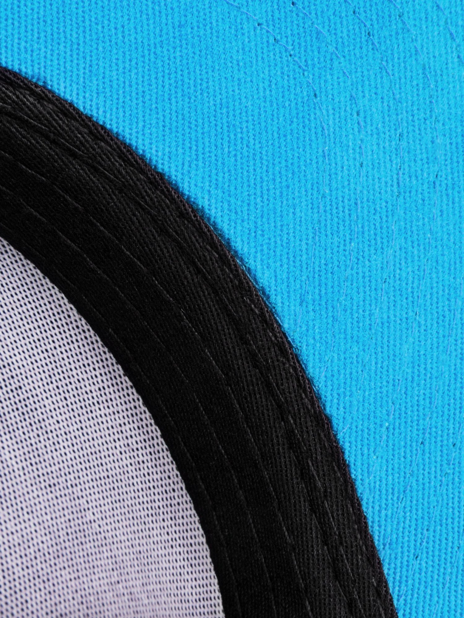 Bejsbolka_Street_Soul_Pyatipanelnaya_dvuhcvetnaya_hlopkovaya_chyornyj_s_golubym_kozyrkom_6